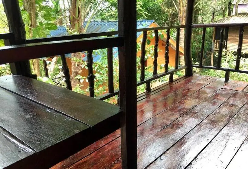 ガーデンビューのスタンダードバンガロー, Mama's Bungalows Koh Chang Ranong