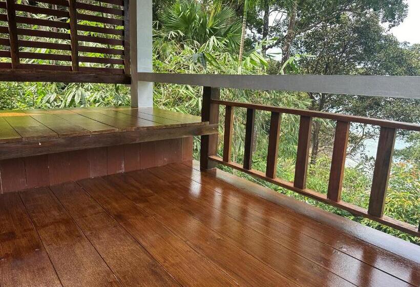 デラックスバンガロー, Mama's Bungalows Koh Chang Ranong