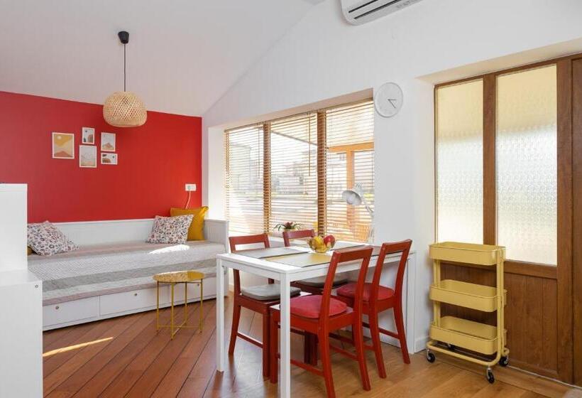 Deluxe Studio, B&b Carmela