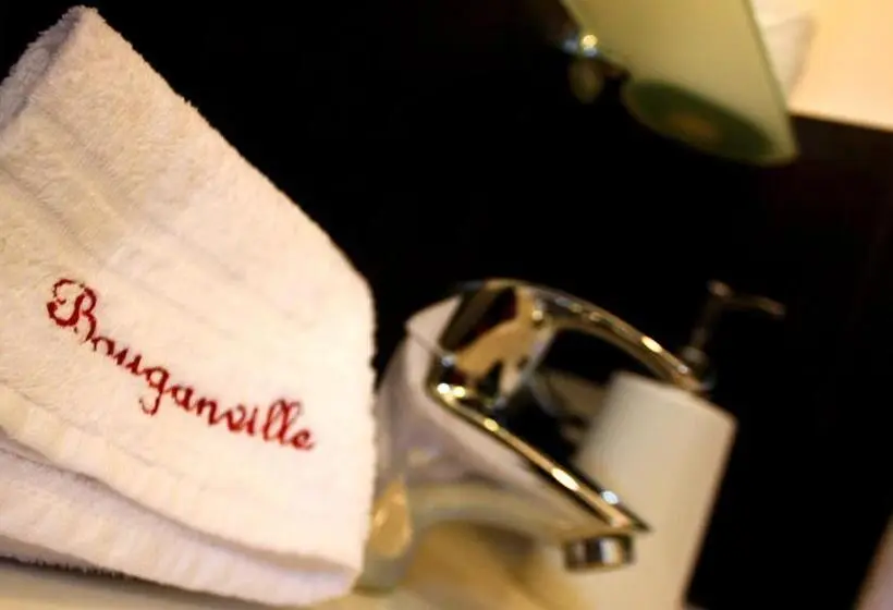 اتاق استاندارد سه نفره, Bouganville B&b