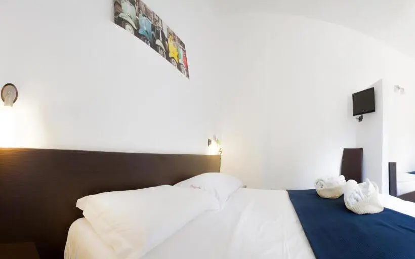 اتاق استاندارد سه نفره, Bouganville B&b