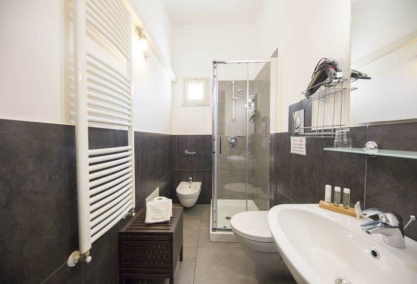 스탠다드 트리플 룸, Bouganville B&b