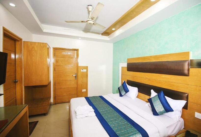 스탠다드 룸, Lav Kush Deluxe