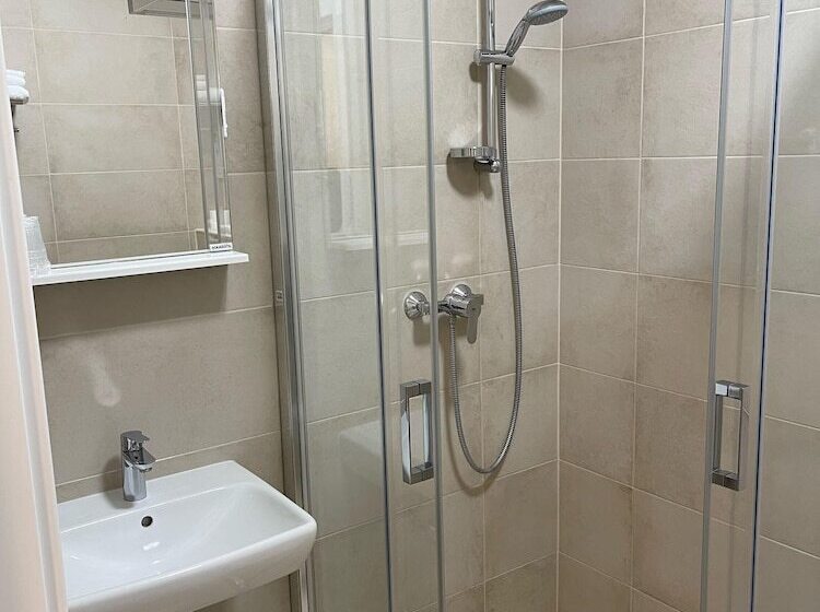 标准间, Magdalena