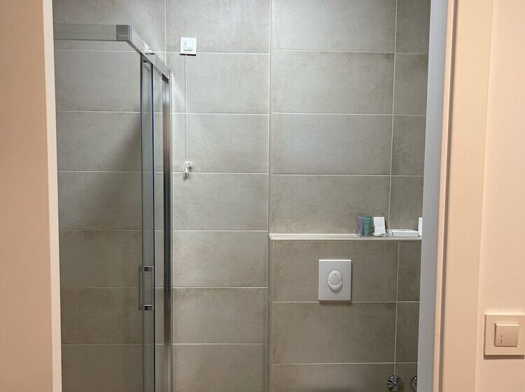 标准间, Magdalena