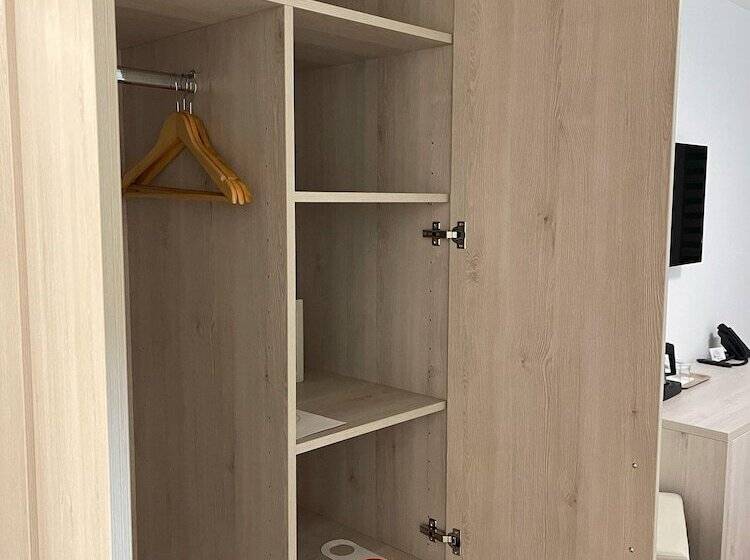 标准间, Magdalena