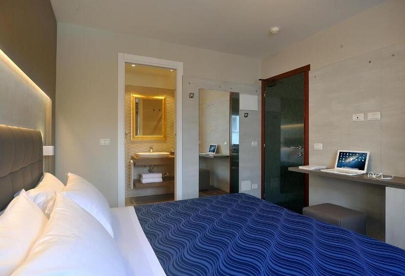 スタンダードルーム, Marilena