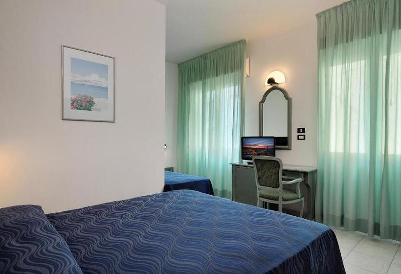 スタンダードトリプルルーム, Marilena