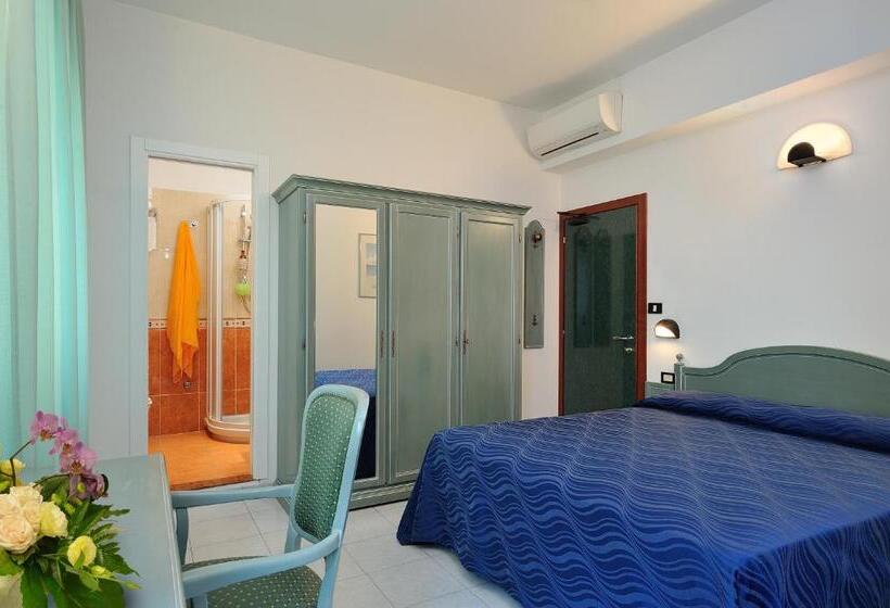 スタンダード4人部屋, Marilena