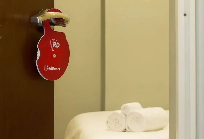 Standard-huone, Reddoorz Plus Syariah Near Mall Pondok Indah