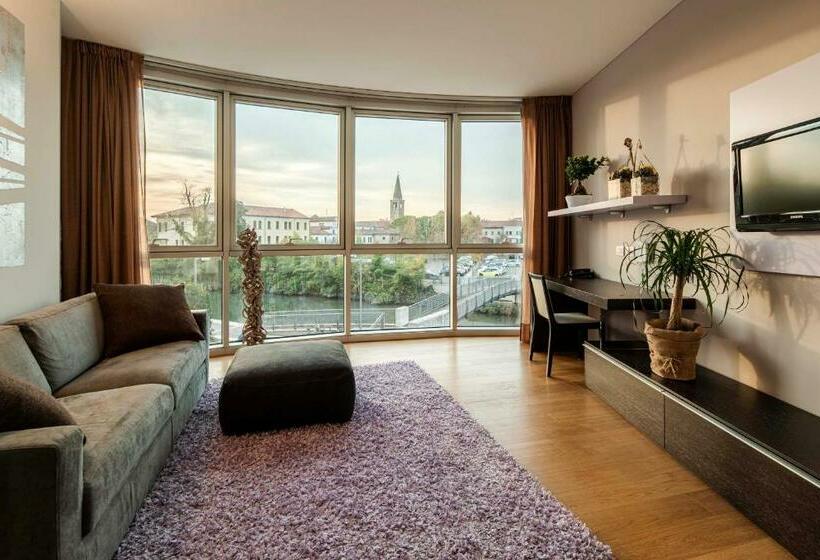 سوییت, Residence Portus