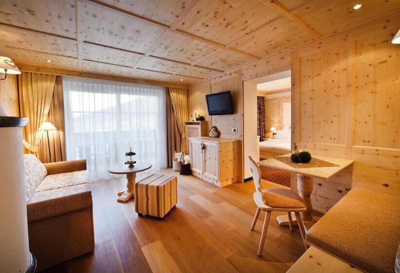 Трехместный Номер Стандарт с Балконом, Alpin Garden Luxury Maison & Spa - Adults Only