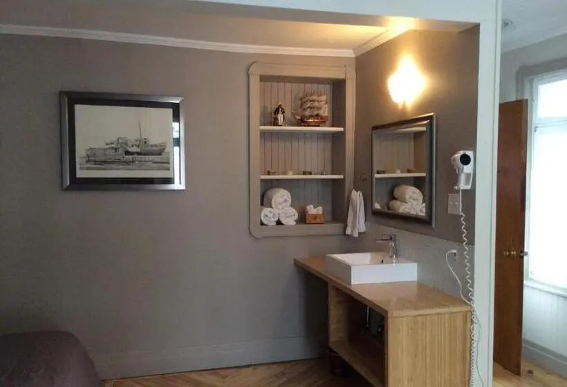 اتاق لوکس چهار تخته, Auberge La Maison Sous Les Pins
