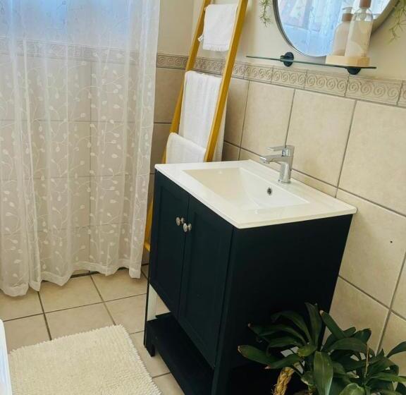 إستديو عائلى, Bliss In The Bay Guesthouse