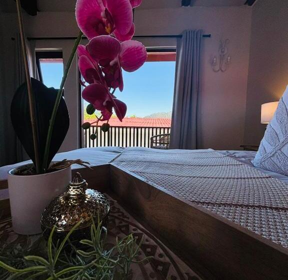 غرفة قياسية مطلّة علي حمام السباحة, Bliss In The Bay Guesthouse