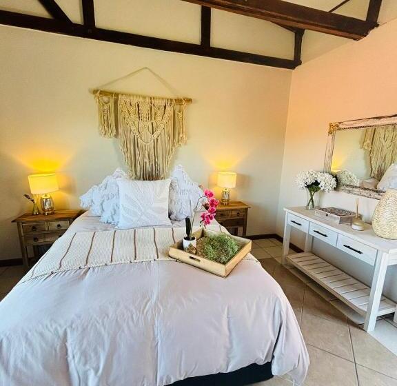 Номер Стандарт Вид на Бассейн, Bliss In The Bay Guesthouse