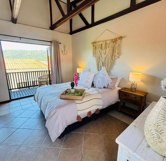 غرفة قياسية مطلّة علي حمام السباحة, Bliss In The Bay Guesthouse