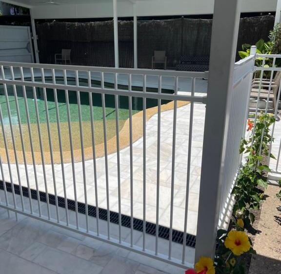 غرفة كومفورت ثلاثية, Floriana Boutique