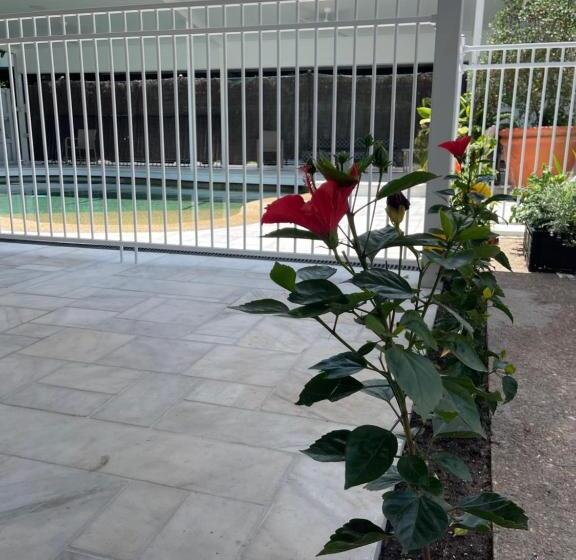 غرفة كومفورت ثلاثية, Floriana Boutique