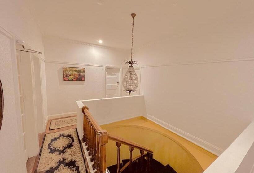 غرفة كومفورت ثلاثية, Floriana Boutique