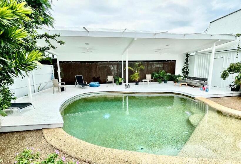 إستوديو قياسى مطل على البحر, Floriana Boutique