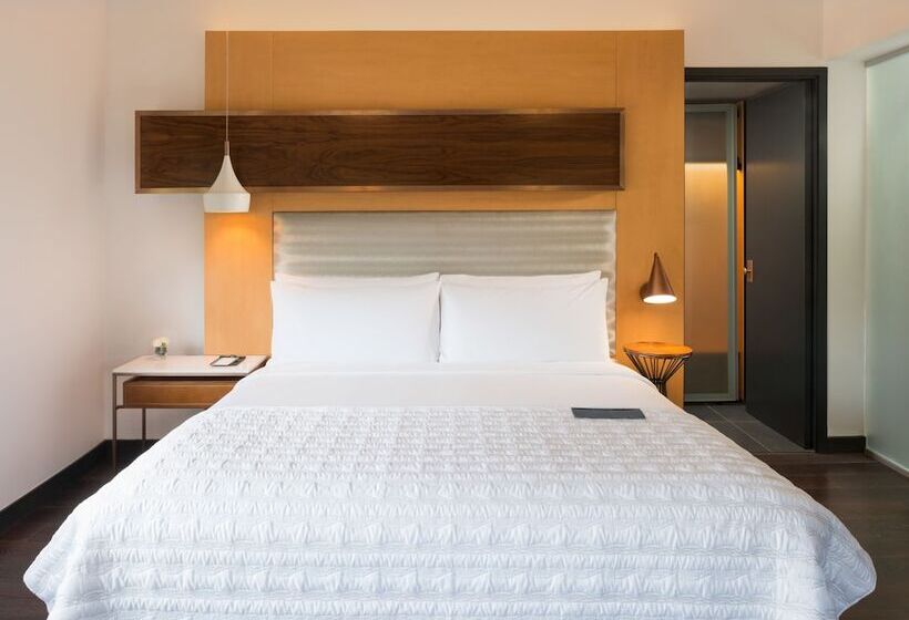 סטודיו משפחתי, Le Méridien Goa, Calangute