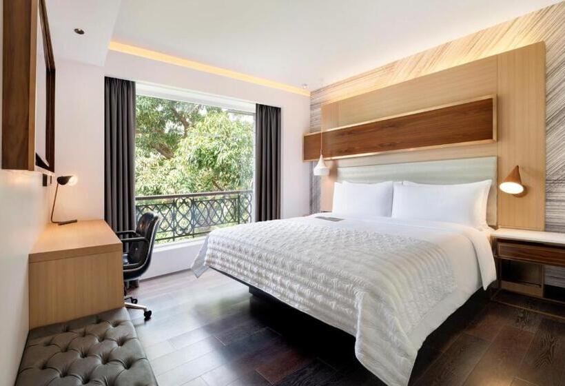 סוויטת ג'וניור, Le Méridien Goa, Calangute