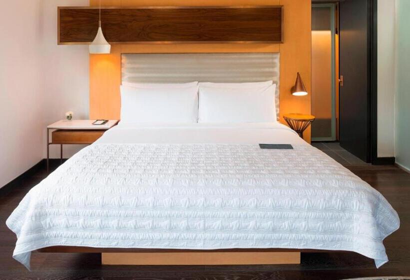 Family studio with view, Le Méridien Goa, Calangute