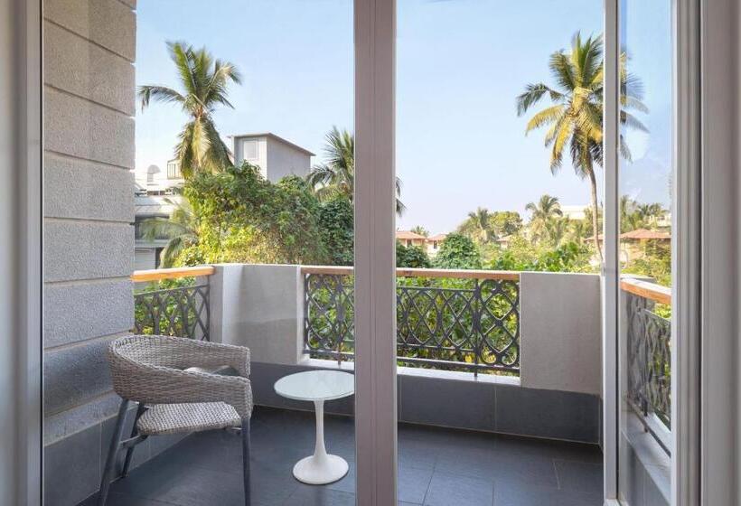 Classic room with balcony, Le Méridien Goa, Calangute