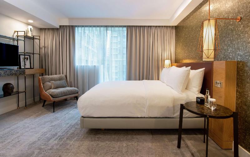 غرفة قياسية سرير كينج, Lincoln Plaza London, Curio Collection By Hilton