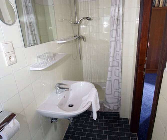 اتاق استاندارد سه نفره, Pension Heidi