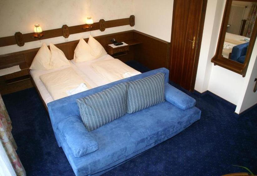 اتاق استاندارد سه نفره, Pension Heidi