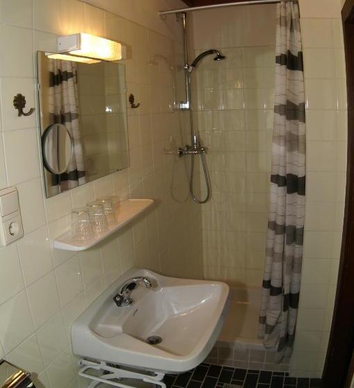 اتاق استاندارد یک نفره, Pension Heidi