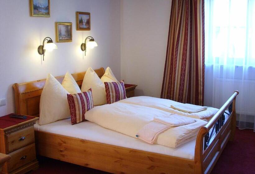 آپارتمان 2 خوابه با بالکن, Pension Heidi