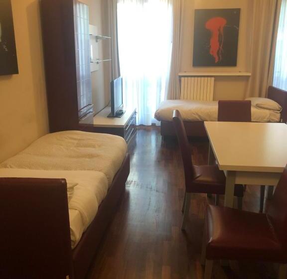 חדר קלאסי לשלושה, Residenza Segrate Centro Segrate