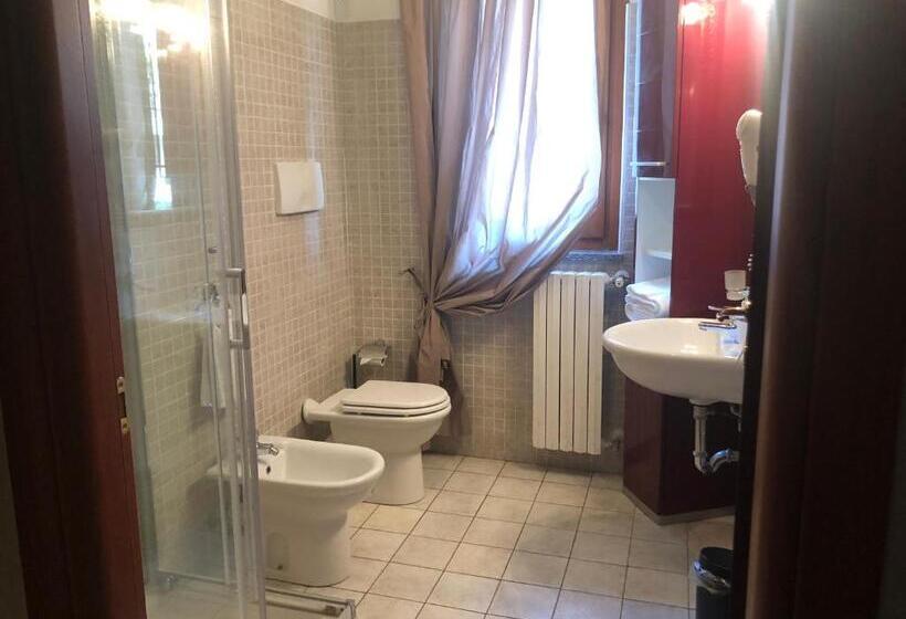 חדר קלאסי לשלושה, Residenza Segrate Centro Segrate