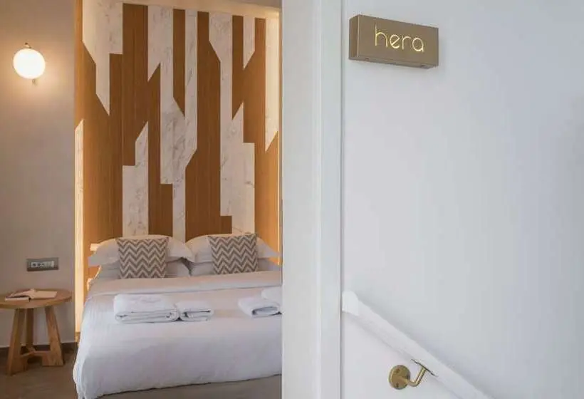 Chambre Basic, Consolato Boutique