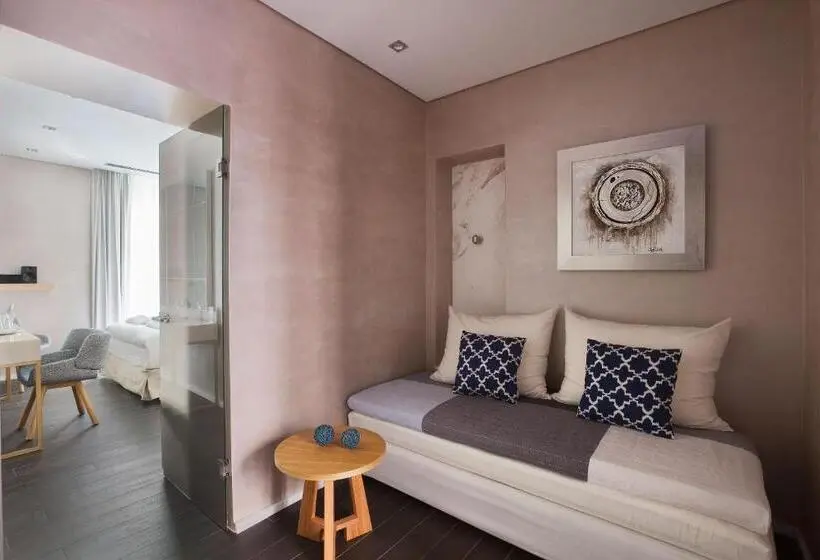 Suite 2 Chambres, Consolato Boutique