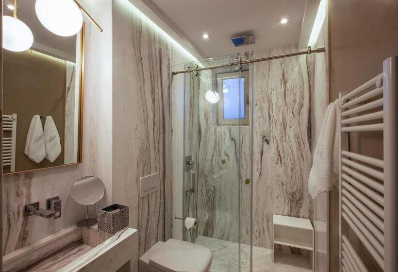 Полулюкс Панорамный Вид, Consolato Boutique