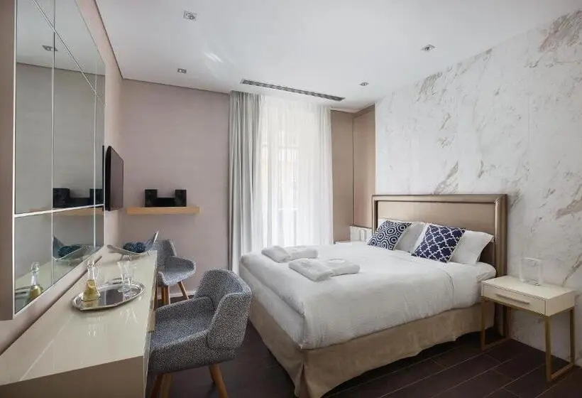 Master Suite avec Vues, Consolato Boutique