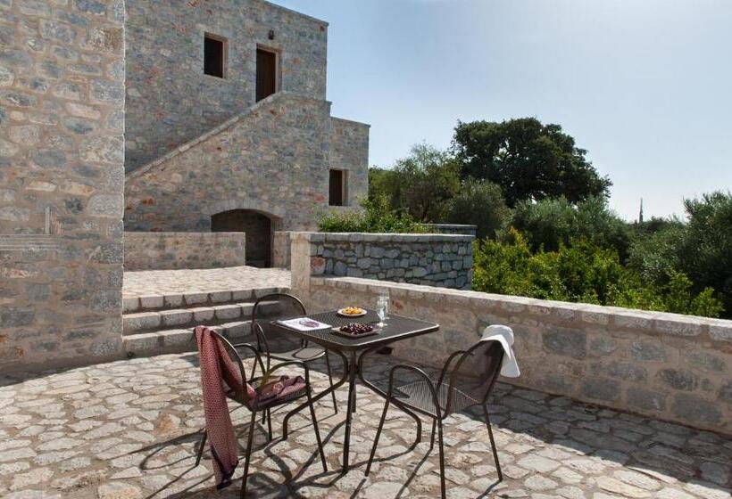 דירת חדר, Kamares Villas