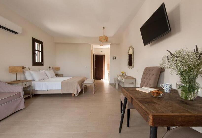 דירה בת חדר שינה 1 עם מרפסת, Kamares Villas