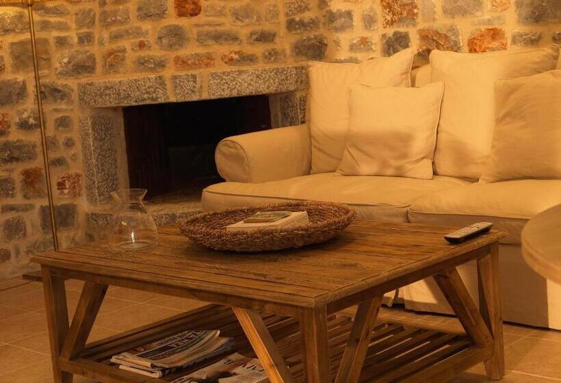 דירה בת חדר שינה 1 עם מרפסת, Kamares Villas