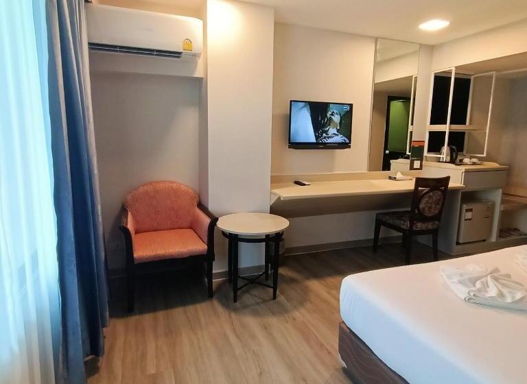 디럭스 룸, Mayflower Grande Hotel Phitsanulok