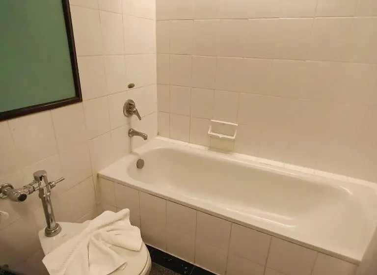 اتاق لوکس, Mayflower Grande Hotel Phitsanulok