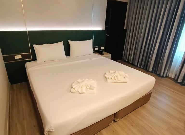 디럭스 룸, Mayflower Grande Hotel Phitsanulok