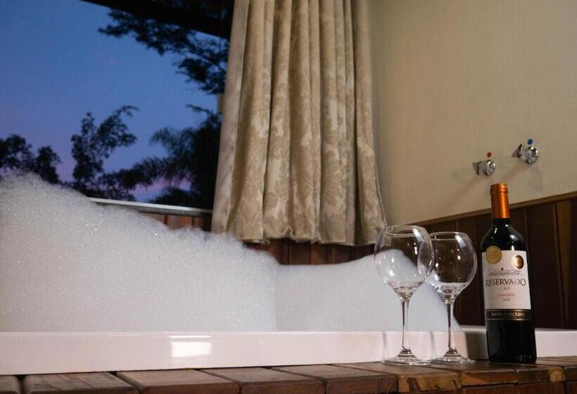 자쿠지 스위트, Recanto De Moriá