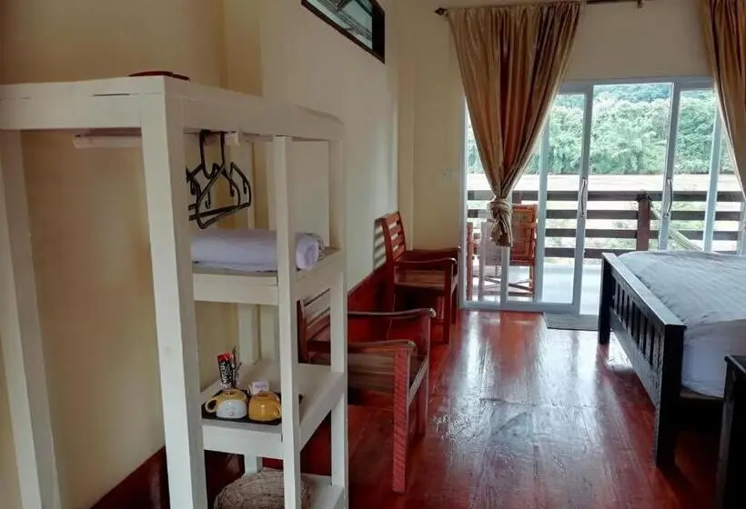 Superior-perhehuone, Riverview Bungalows & Gh