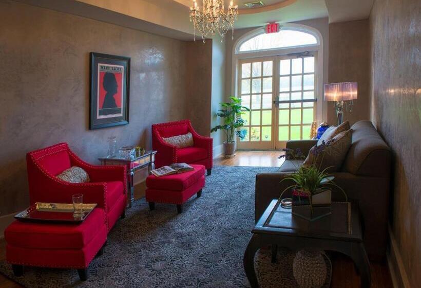 جناح مطل على البحر, The Manor On Front