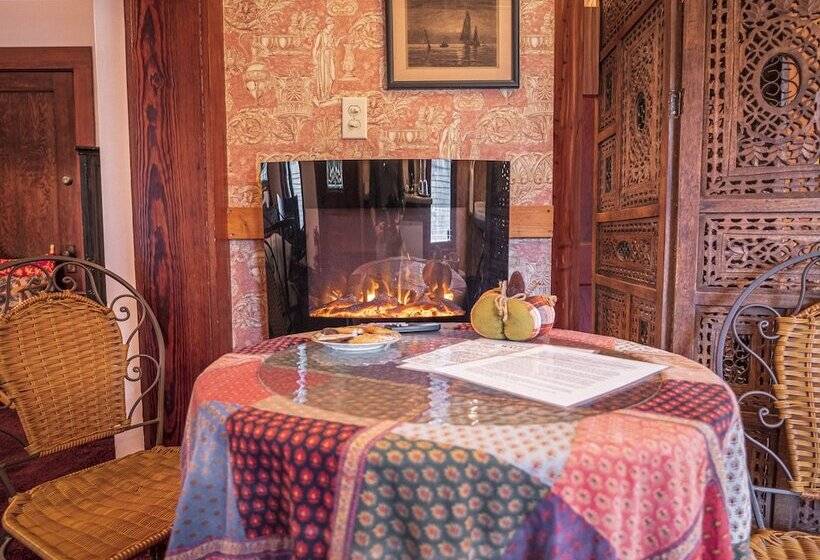 اتاق استاندارد, Cliff Cottage Inn